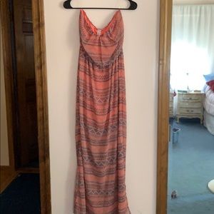Sleeveless Coral Aztec Maxi Dress-Size Small